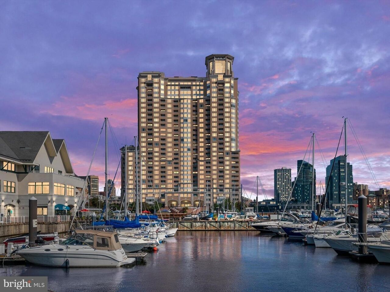 Luxury 2BR Condo w/ Stunning Water Views!