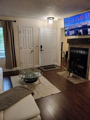 Comfortable in Denver near Sloan's Lake
Red Rocks| Weekly & Monthly Discounts! 