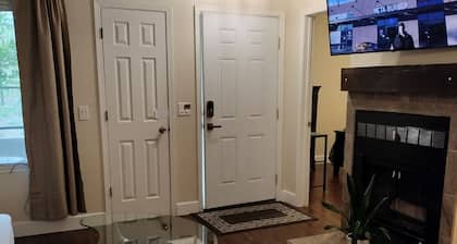 Comfortable in Denver near Sloan's Lake
Red Rocks| Weekly & Monthly Discounts!