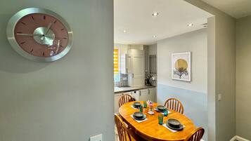 Family Townhome | In-room dining