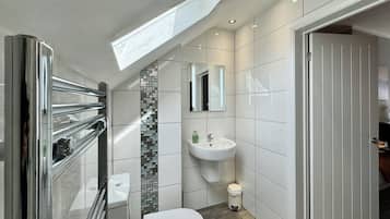 Family Townhome | Bathroom