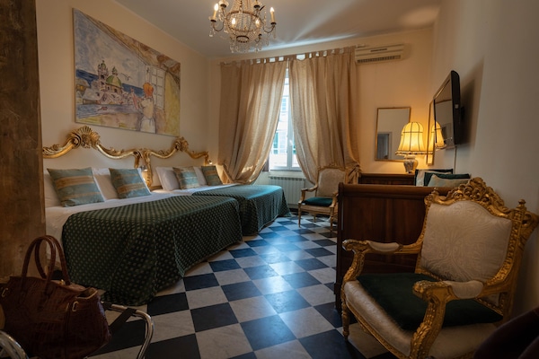 Camera Junior San Luca | 1 habitación, minibar, muebles diferentes y cunas