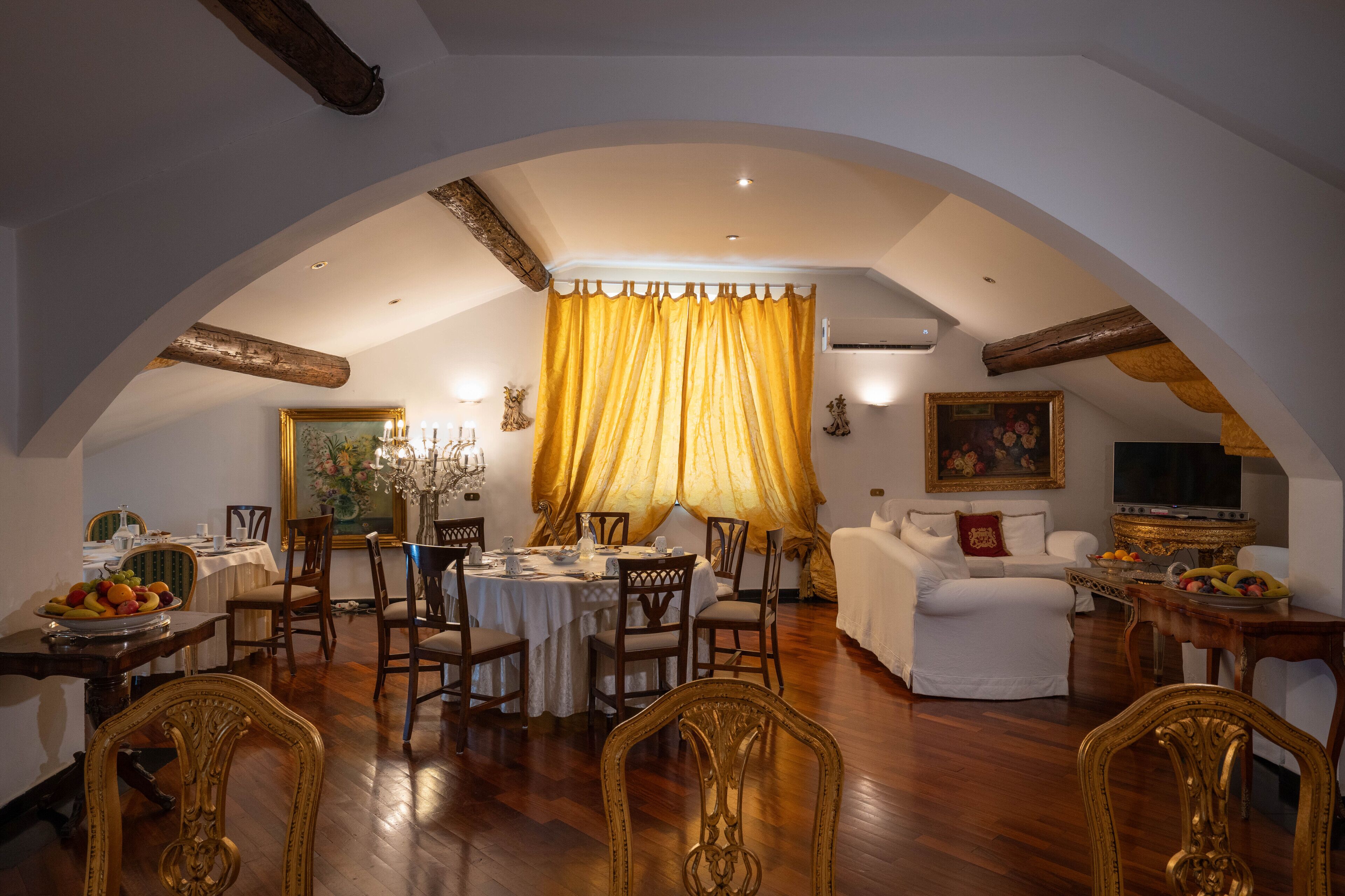 Colazione a buffet, servita tutte le mattine (8 EUR a persona) 