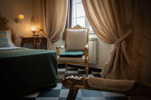 Camera Superior Santa Chiara | 1 bedroom, minibar, individually furnished, cribs/infant beds - Morali Palace (Genoa)