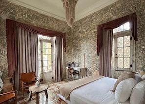Junior Room, 1 King Bed | Select Comfort beds, individually decorated, individually furnished - Historic House Hotel Boutique (Mérida)