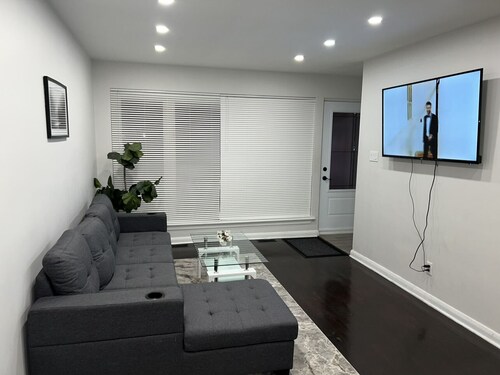 A cozy fully furnished apartment. Sleeps six. Close to all amenities.