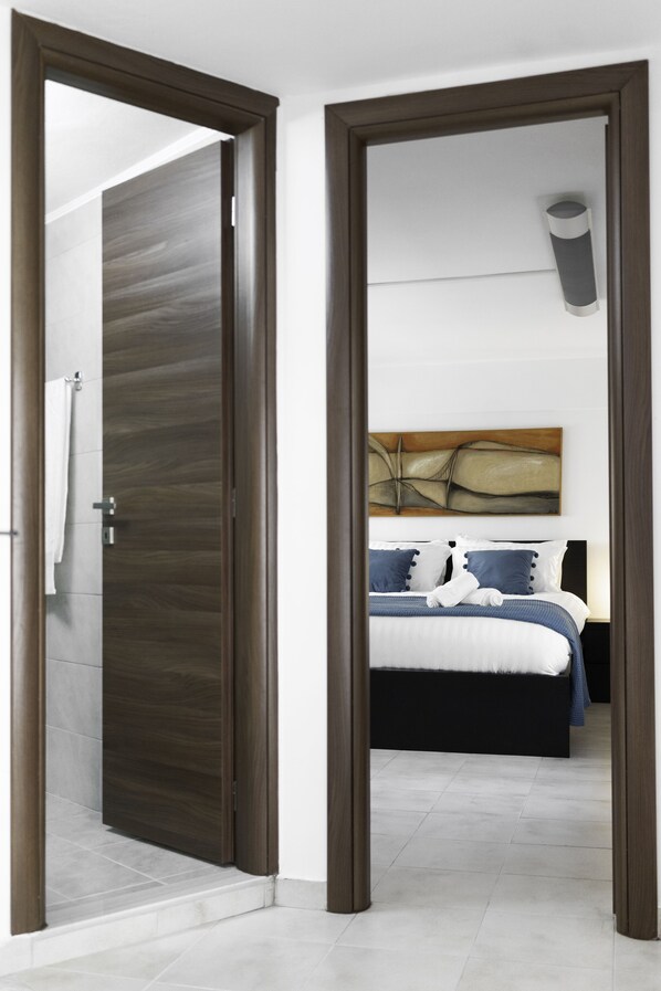 2 Schlafzimmer, Schreibtisch, schallisolierte Zimmer