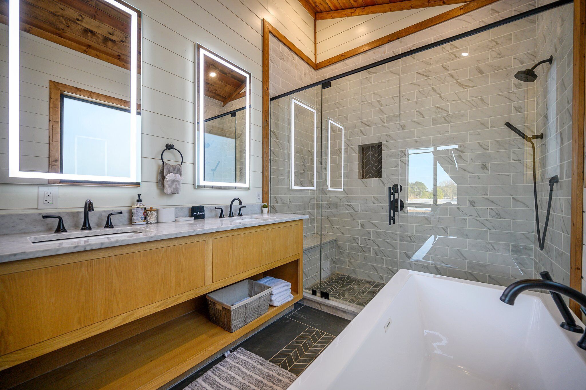 Shower, towels