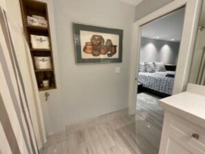 2 bedrooms, iron/ironing board, WiFi, bed sheets - Beautiful Winter Boca Raton Retreat (Boca Raton)