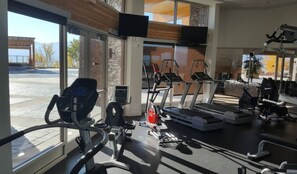 Fitness facility - Beautiful Lake, Pool and Mountain Views (West Kelowna)