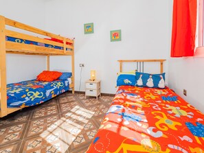 3 bedrooms, iron/ironing board, free WiFi, bed sheets