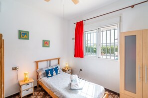 3 habitaciones, tabla de planchar con plancha y wifi gratis 