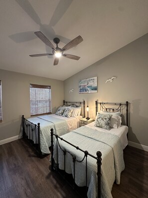 2 bedrooms, iron/ironing board, free WiFi, bed sheets