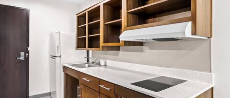 Suite, 1 Queen Bed, Accessible, Non Smoking (Roll-In Shower) | Desk, laptop workspace, individually furnished, bed sheets