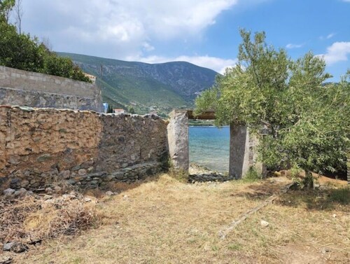 Private Seaside Cottage "Calivi By The Sea"