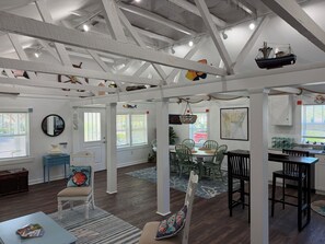 Dining - Charming Cottage! Open space with coastal theme. Centrally located.  (Wilmington)