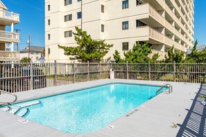 Pool - Seaside Sunrise Sanctuary (Carolina Beach)