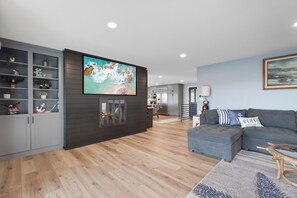 Smart TV, fireplace, computer monitors