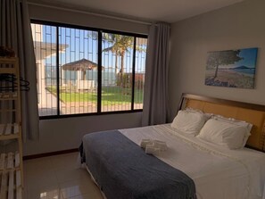 7 bedrooms, hypo-allergenic bedding, pillow-top beds - Casa Pura Vida (Governador Celso Ramos)