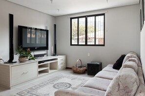 Living area - Casa Pura Vida (Governador Celso Ramos)