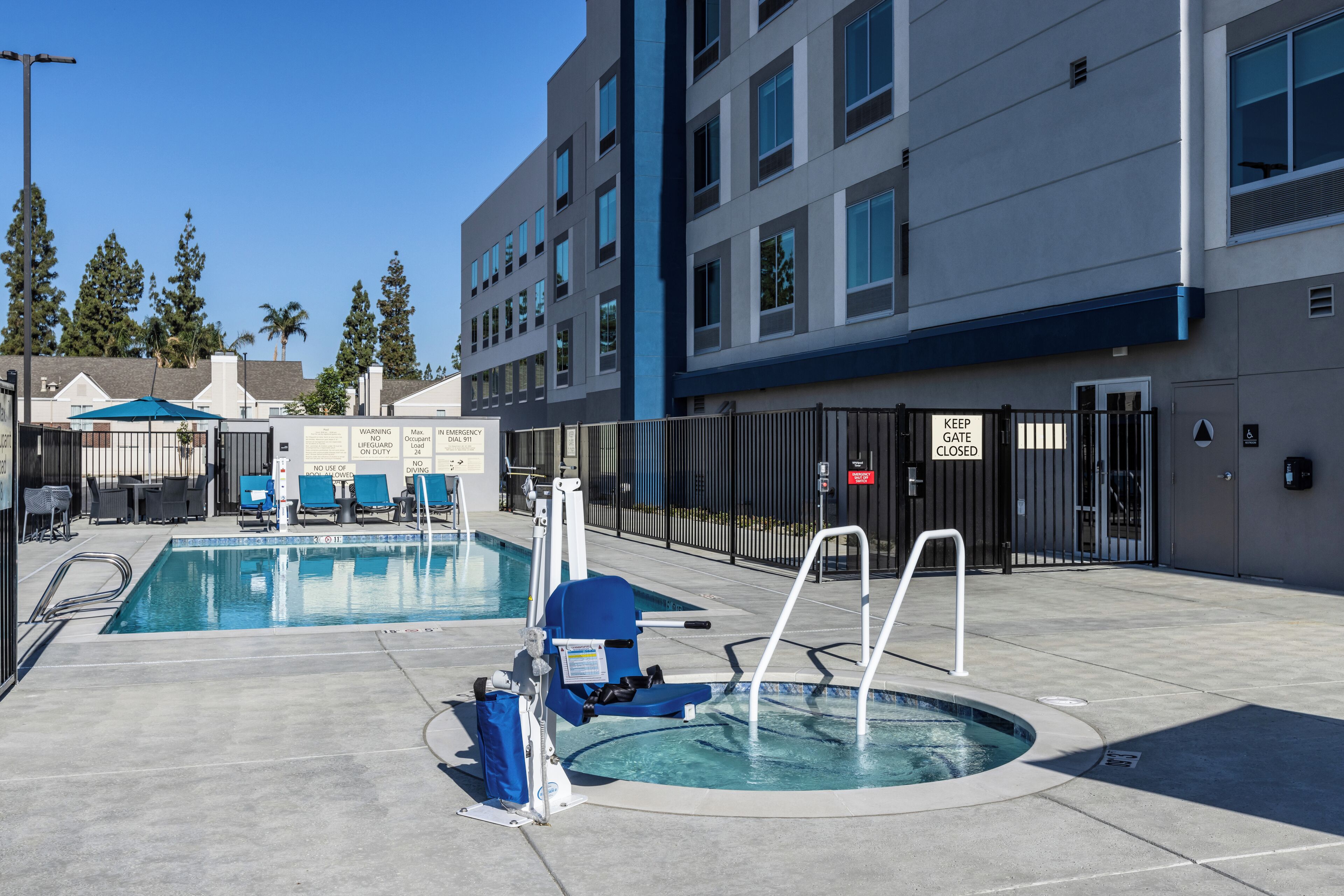 Photo - Hampton Inn & Suites Bakersfield Central