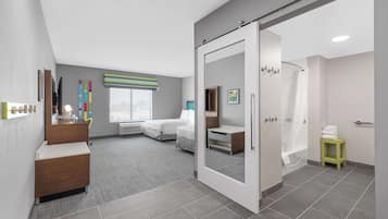 Zimmer, 2 Queen-Betten, barrierefrei, Badewanne (Mobility & Hearing, Bathtub) | Badezimmer