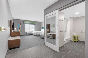 Secador de pelo, toallas, jabón, shampoo