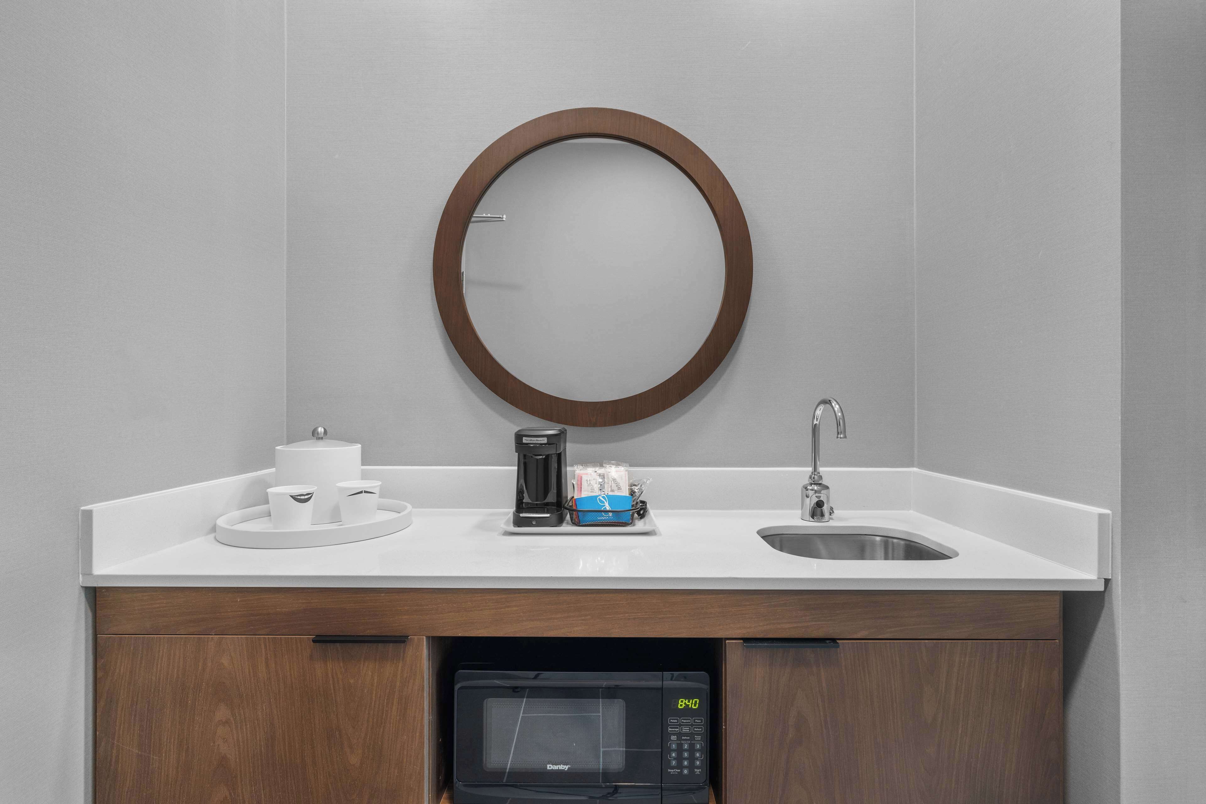 Photo - Hampton Inn & Suites Bakersfield Central