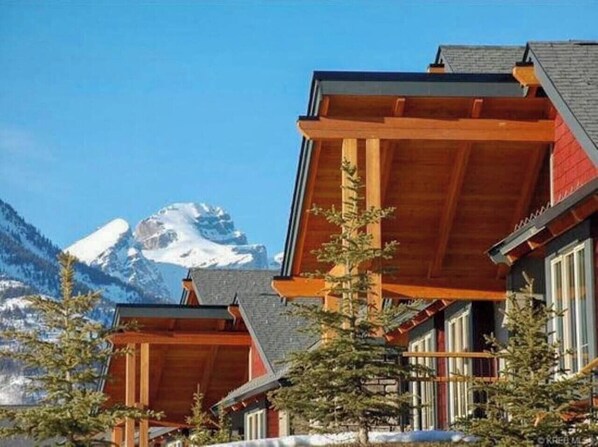 Exterior - 3 Bedrooms Plus Loft & Den. Sleeps 10 Adults (Fernie)