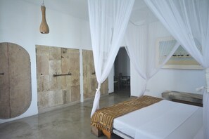 3 bedrooms, iron/ironing board, WiFi, bed sheets - Marvelous Watamu Waterfront Luxury Villa (Watamu)