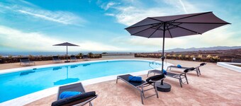 Villa Luciano "Spirit of the Canaries" By Lanzarote Vacation Homes