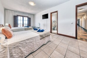 5 bedrooms, desk, iron/ironing board, free WiFi