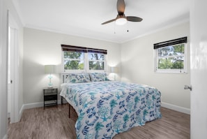 3 bedrooms, iron/ironing board, WiFi, bed sheets