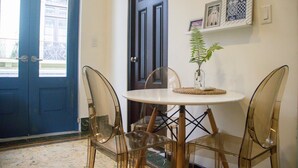 Ảnh chưa phân loại, 3 trong số 12 ảnh, nút