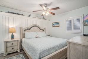 1 bedroom, WiFi, bed sheets - Oceanfront 1bed/2bath-Water's Edge Resort-206 Indoor/Outdoor Pool & Hot Tub (Garden City Beach)