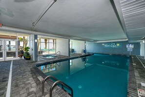 Innenpool, beheizter Pool