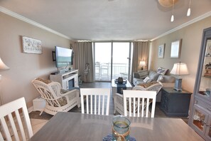 TV - Oceanfront 3bed/2.5bath-Water's Edge Resort-801 Indoor/Outdoor Pool & Hot Tub (Garden City Beach)