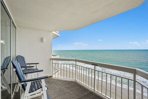 Property grounds - Oceanfront 2bed/2bath-Water's Edge Resort-1011 Indoor/Outdoor Pool & Hot Tub (Garden City Beach)