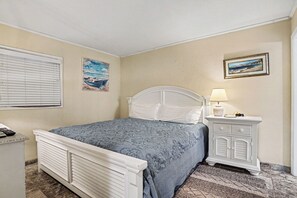 2 bedrooms, free WiFi, bed sheets - Oceanfront 2bed/2bath-Water's Edge Resort-1011 Indoor/Outdoor Pool & Hot Tub (Garden City Beach)