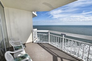 Property grounds - Oceanfront 1bed/2bath-Water's Edge Resort-1206 Indoor/Outdoor Pool & Hot Tub (Garden City Beach)