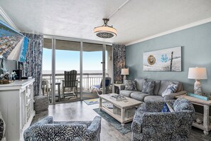 TV - Oceanfront 1bed/2bath-Water's Edge Resort-209 Indoor/Outdoor Pool & Hot Tub (Garden City Beach)
