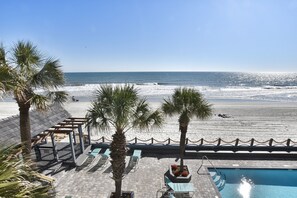 On the beach - Oceanfront 1bed/2bath-Water's Edge Resort-209 Indoor/Outdoor Pool & Hot Tub (Garden City Beach)