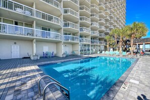 Una piscina techada, una piscina climatizada