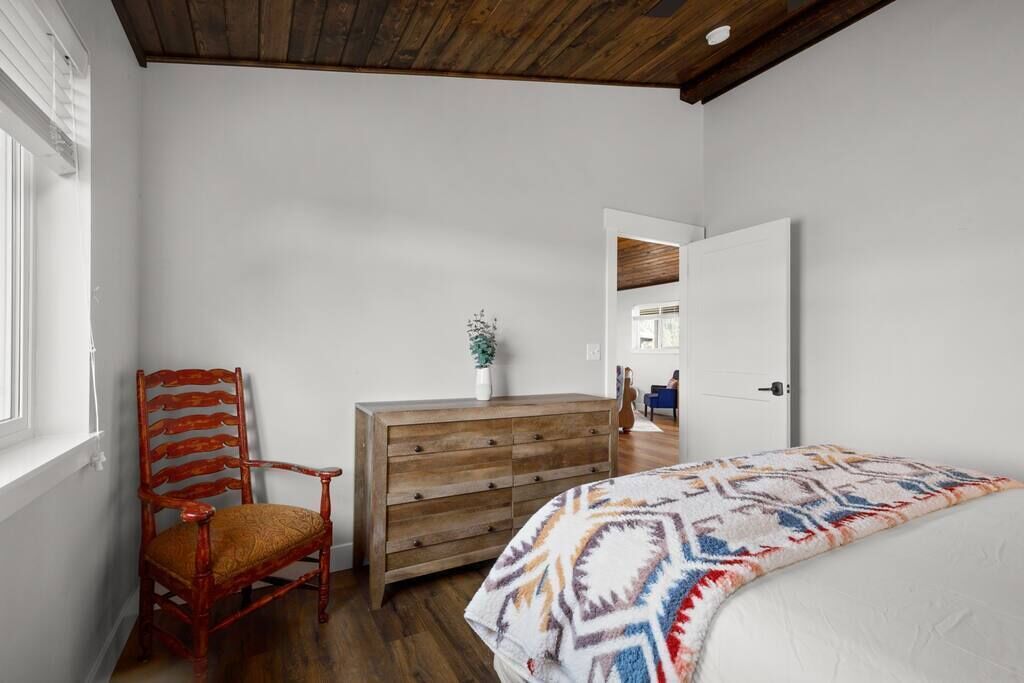 2 chambres, fer et planche à repasser, accès au Wi-Fi (inclus)