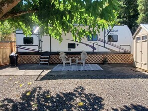 Terrace/patio - Oasis Home Away From Home (Roseburg)