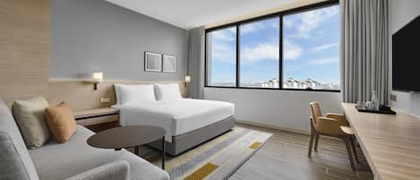 Hypo-allergenic bedding, minibar, in-room safe, desk