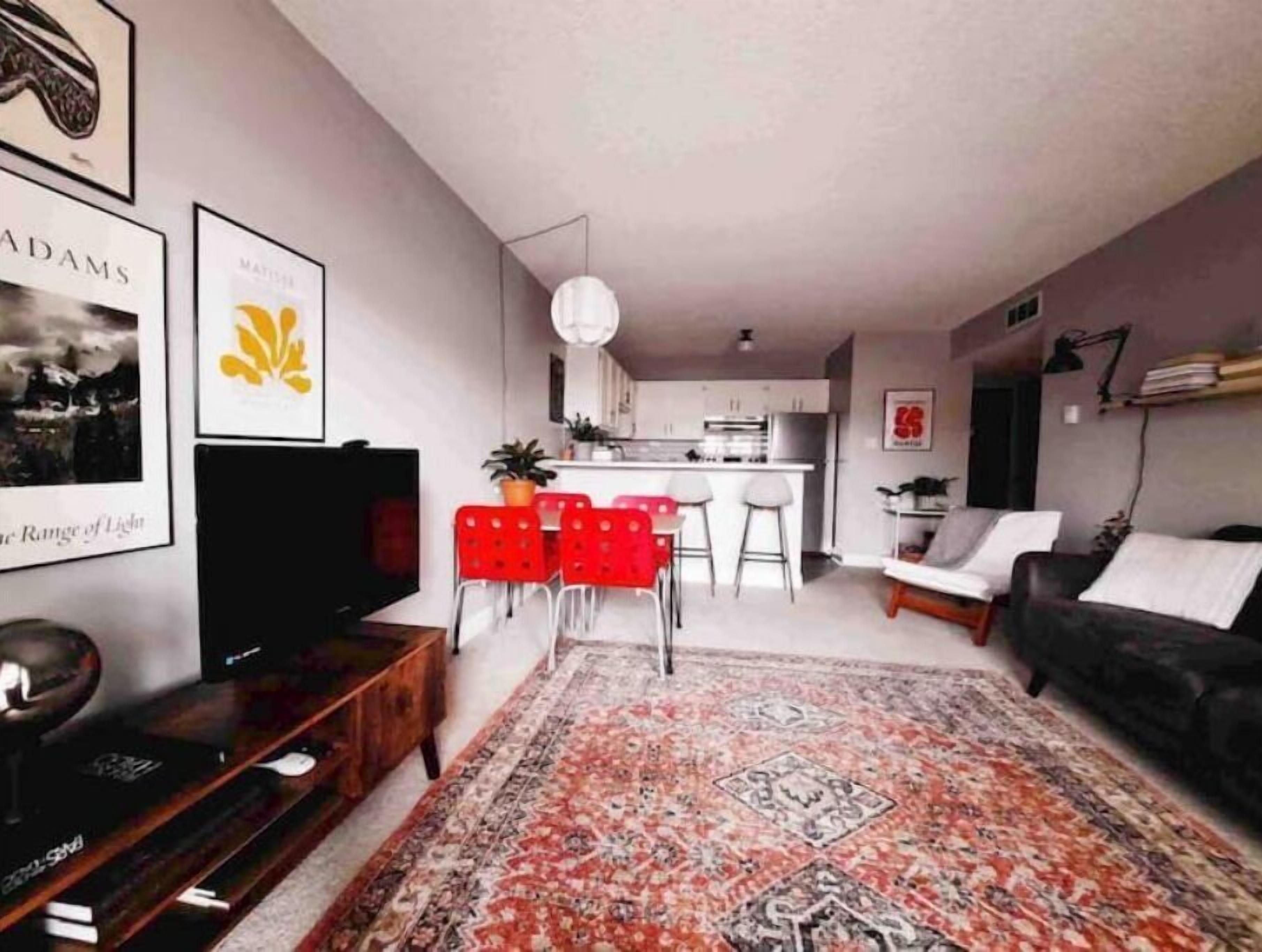 Lovely Front Range condo with pool and hot tub