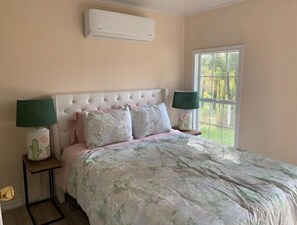 1 habitación, tabla de planchar con plancha, wifi gratis y ropa de cama 