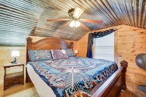 5 bedrooms, iron/ironing board, Internet, bed sheets