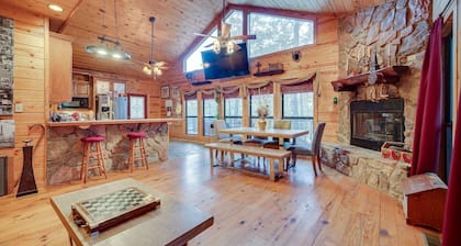 Fort Towson Cabin < 1 Block to Raymond Gary Lake